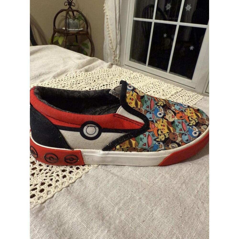 Pokémon Ground Up Slip On Shoes Boys Size 4 - Picture 6 of 8